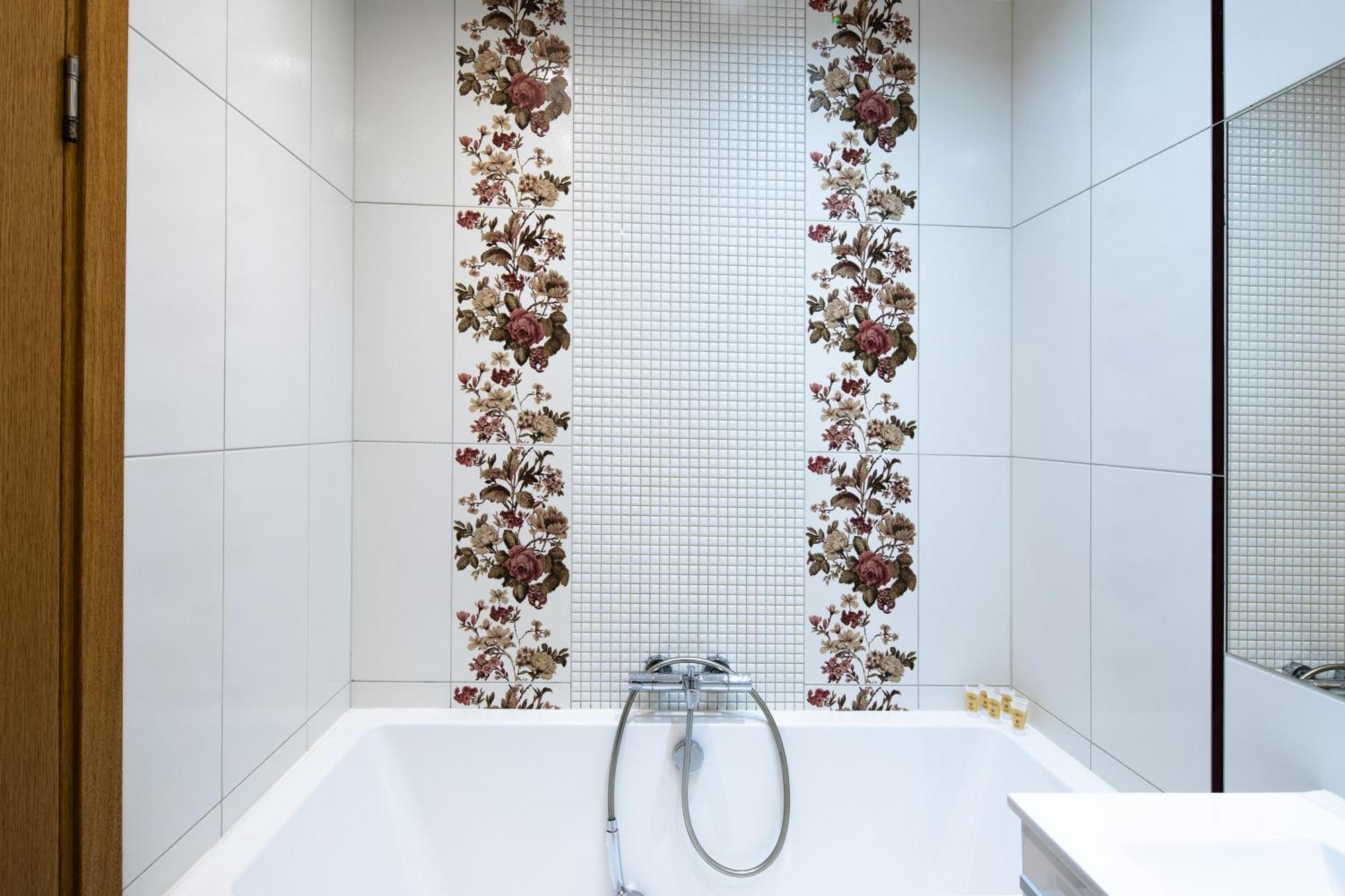 Riga Embassy Center Apartment With Parking Exterior foto